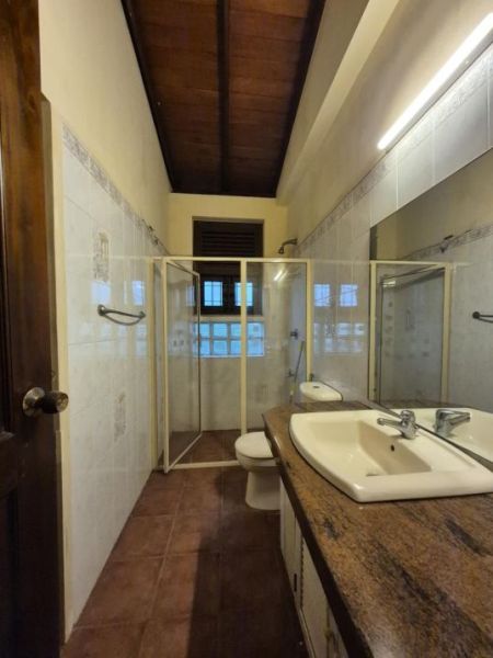 Bathroom - House for rent in Nugegoda  