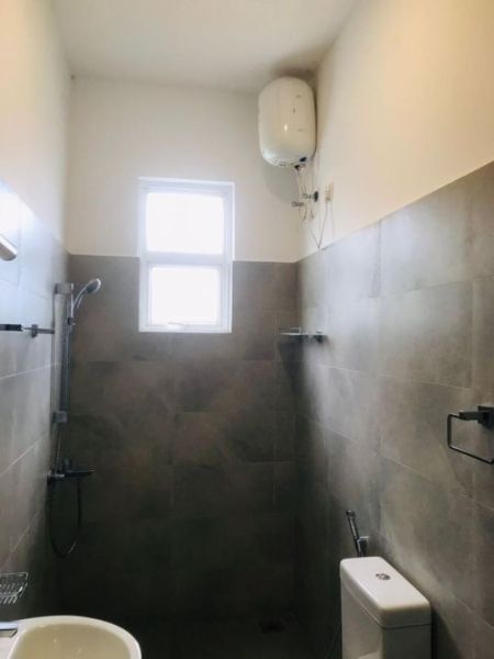 Bathroom - House for rent in Malabe 