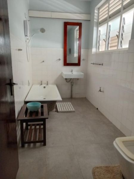 Bathroom - Furnished Villa for Rent in De Seram Road, Mount Lavinia