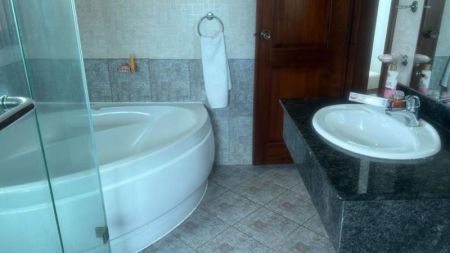 Bathroom - Fully Furnished 3 Bedroom Apartment for Rent – Colombo - PDA449