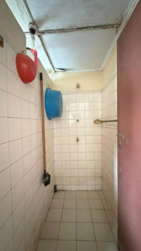 Bathroom - (DH945) Two Storey House for Sale in Nugegoda, Gangodawila
