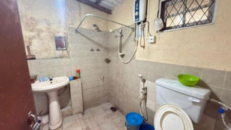 Bathroom - (DH945) Two Storey House for Sale in Nugegoda, Gangodawila