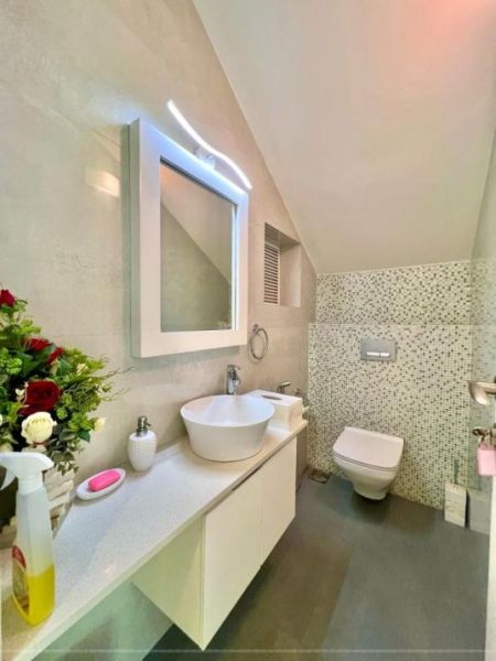 Bathroom - (NR691) Modern Luxury House for Rent in Colombo 07