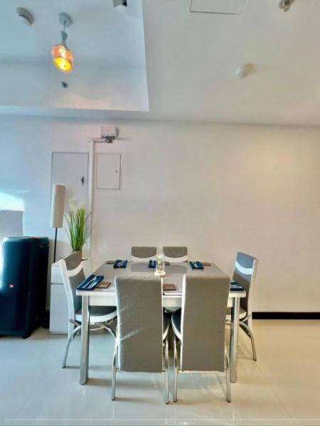 Dining room - 2 BR Fully Furnished Apartment for rent in Colombo 02 (ART 100)