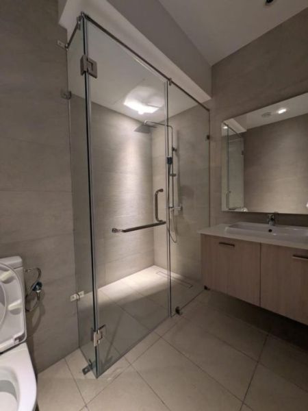 Bathroom - Luxury 3-Bedroom Apartment For Rent – The Maison, Colombo 03