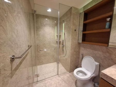 Bathroom - Shangri-La Apartment For Rent in Colombo 2 - PDA276