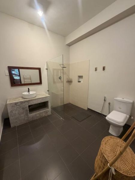 Bathroom - Geoffrey Bawa-Inspired 2 Bedroom Private Apartment with Elegant Interiors for Rent