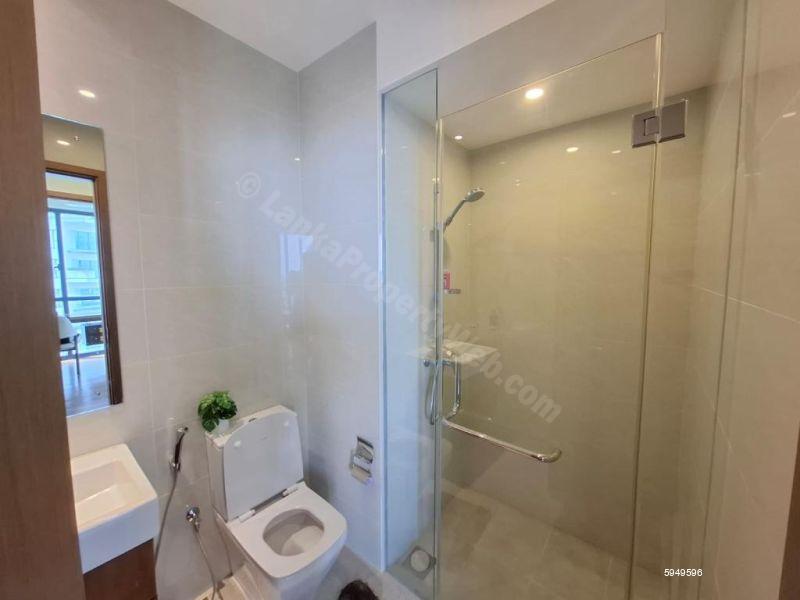 Bathroom - Apartment for rent in Colombo 2
