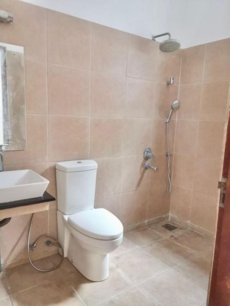 Bathroom - (SH1545) Three Storey House for Sale in Pelawatta akuregoda junction