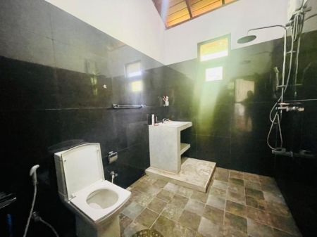 Bathroom - (MH371) 6Br House with Modern Amenities for Sale in Malabe