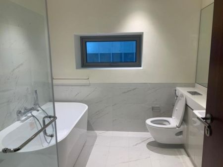 Bathroom - Cinnamon Life/360 view/furnished/02beds/for rent in Colombo - 02.