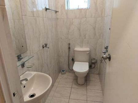 Bathroom - (NA861) 2BR Apartment for Sale in Colombo 04