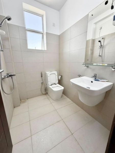 Bathroom - Modern Luxury Duplex Apartment for Rent in Bambalapitiya – CLBPR601