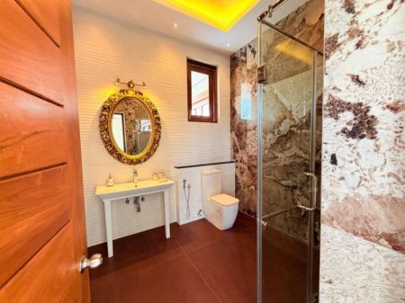 Bathroom - Battaramulla Jayanthipura Luxury Brand New House For Sale