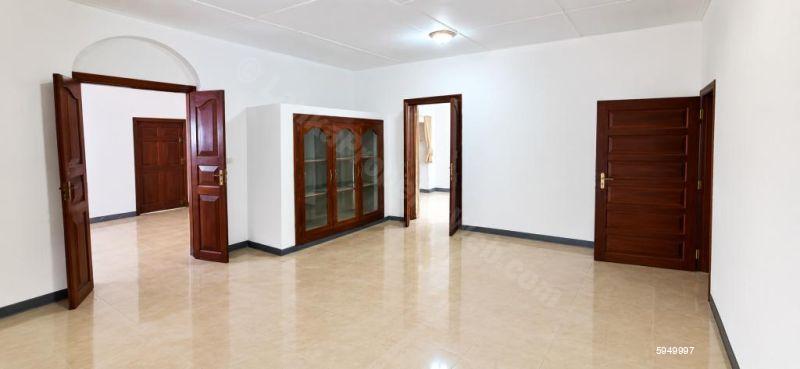 Land with house for sale in Batticaloa