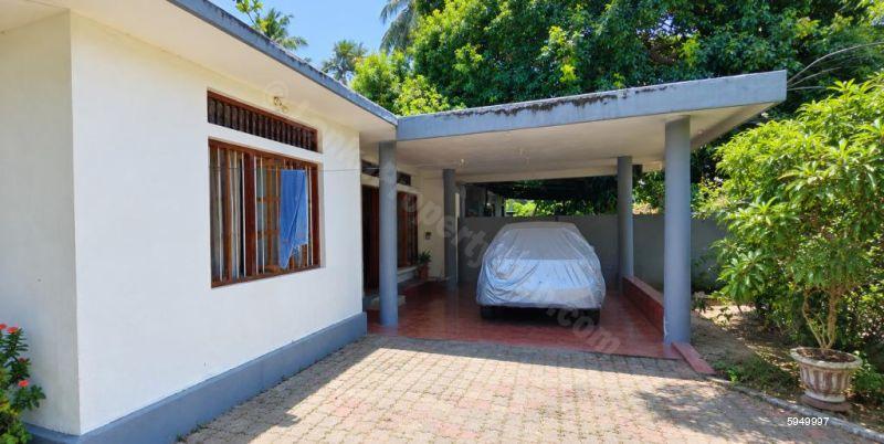 Land with house for sale in Batticaloa