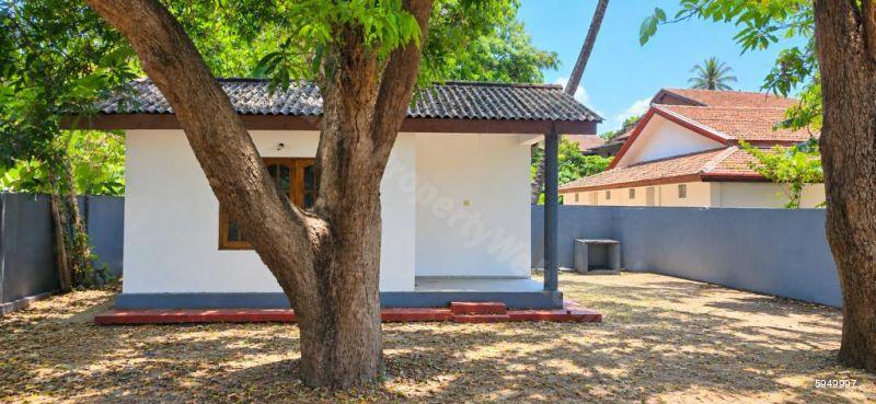 Land with house for sale in Batticaloa