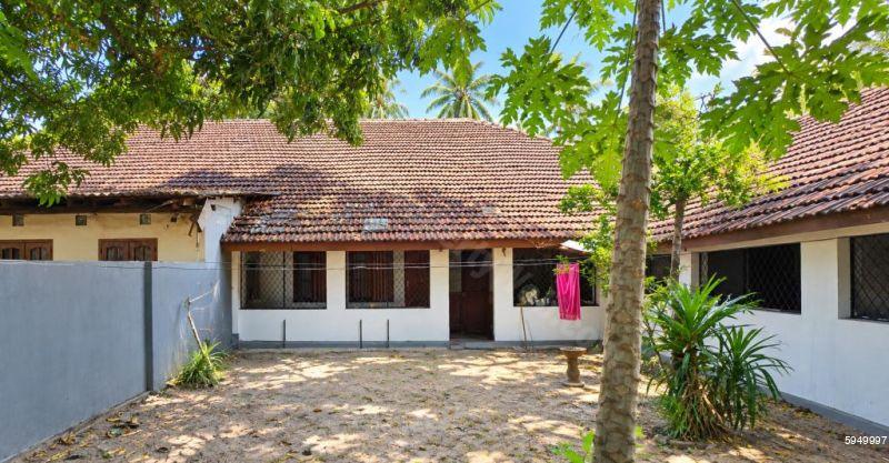 Land with house for sale in Batticaloa