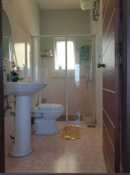 Bathroom - Edifice Castle - 03 Bedroom Furnished Duplex Apartment for Sale in Colombo 08 (A6562)