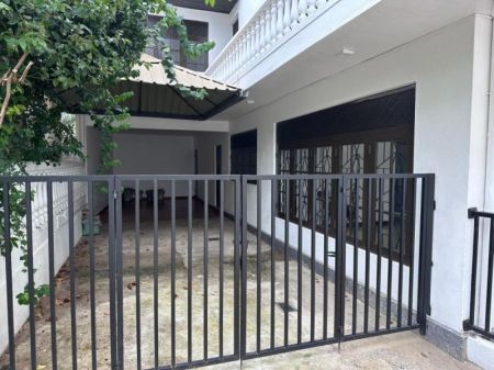 Exterior - 𝐒𝐏𝐀𝐂𝐈𝐎𝐔𝐒 𝐇𝐎𝐔𝐒𝐄 𝐅𝐎𝐑 𝐒𝐀𝐋𝐄 𝐈𝐍 𝐁𝐎𝐑𝐀𝐋𝐄𝐒𝐆𝐀𝐌𝐔𝐖𝐀-code Add 1008