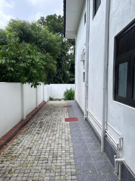Exterior - 𝐒𝐏𝐀𝐂𝐈𝐎𝐔𝐒 𝐇𝐎𝐔𝐒𝐄 𝐅𝐎𝐑 𝐒𝐀𝐋𝐄 𝐈𝐍 𝐁𝐎𝐑𝐀𝐋𝐄𝐒𝐆𝐀𝐌𝐔𝐖𝐀-code Add 1008