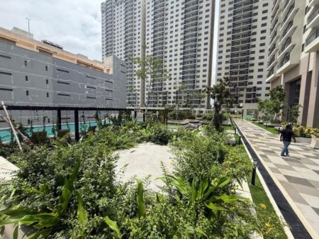 Exterior - 2 Bedroom Apartment for Sale at Marina Square, Colombo 15 | Rs. 68,965,000 (Ref: EM060MI)