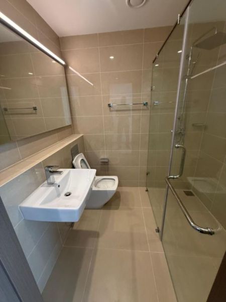 Bathroom - 2 Bedroom Apartment for Sale at Marina Square, Colombo 15 | Rs. 68,965,000 (Ref: EM060MI)