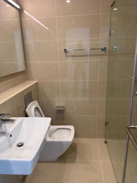 Bathroom - 2 Bedroom Apartment for Sale at Marina Square, Colombo 15 | Rs. 68,965,000 (Ref: EM060MI)