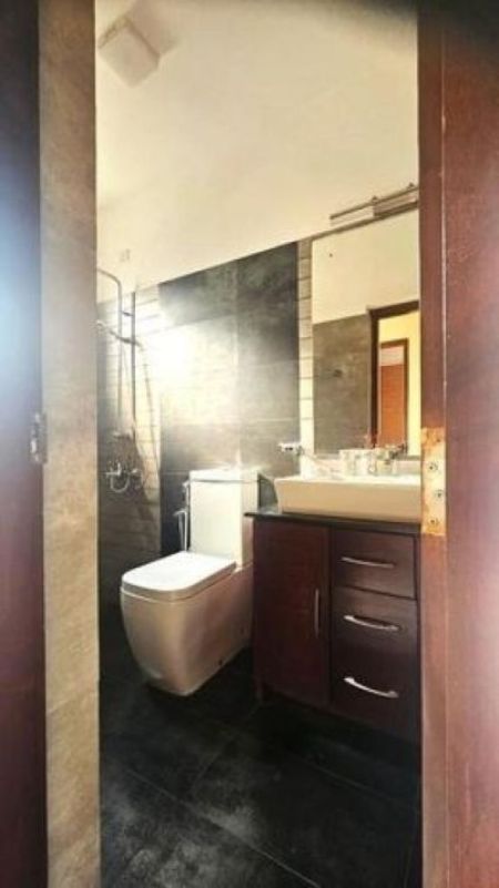 Bathroom - (MH482) Luxury Split-Level House for Sale in Malabe