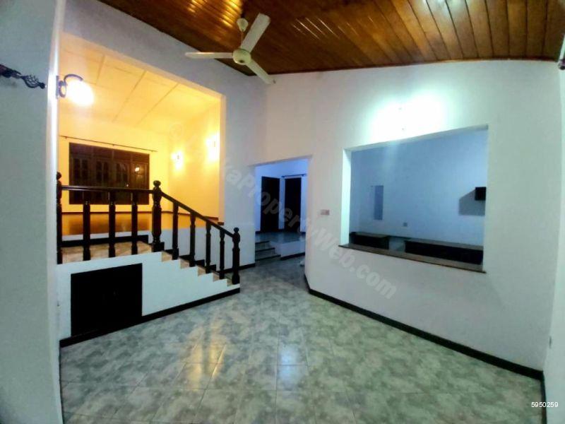 House for sale in Athurugiriya