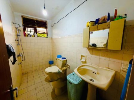 Bathroom - (SH1427) 17 Perch Two Storey House for Sale in Battaramulla