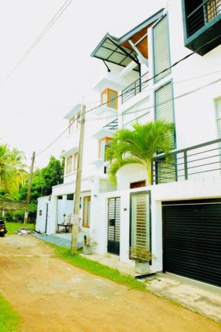 Exterior - (RR655) Two Storey House for Sale in Mount Lavinia