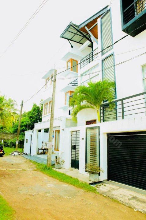 Exterior - House for rent in Mount Lavinia