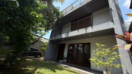Exterior - (DH1306) Luxury Two Story House for Sale in Moratuwa