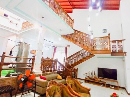 Living Room - (HH284) Luxury Furnished Three storey house for sale in Kadawatha