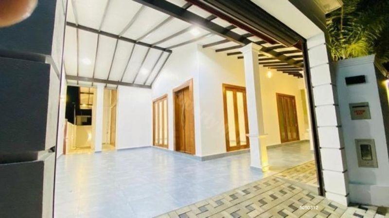 House for sale in Piliyandala