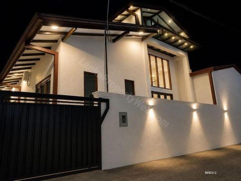 House for sale in Piliyandala