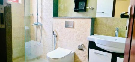 Bathroom - (PH823) Fully Furnished Four Storey House for Sale in Dehiwala