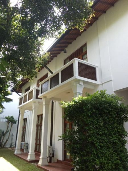 Exterior - LUXURIOUS HOUSE FOR RENT – OFF JAWATTE ROAD, COLOMBO 5 | Echelon Estates