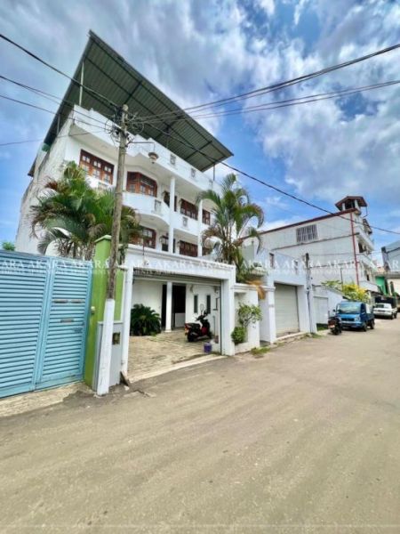 Exterior - 16 Perches Furnished House for Rent - HL52382