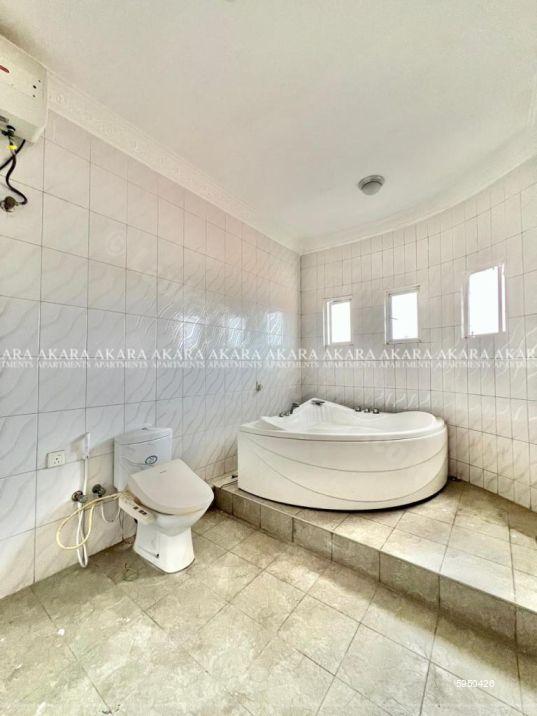 Bathroom - House for rent in Kalubowila
