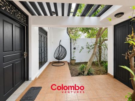 Exterior - Colombo 3 House – 4 Room Modern House on 8.3 perch Land for SALE - Off Galle Road & Marine Drive in Col.3 Colpetty / Kol
