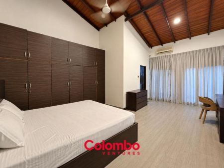 Bedroom - Colombo 3 House – 4 Room Modern House on 8.3 perch Land for SALE - Off Galle Road & Marine Drive in Col.3 Colpetty / Kol