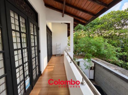 Exterior - Colombo 3 House – 4 Room Modern House on 8.3 perch Land for SALE - Off Galle Road & Marine Drive in Col.3 Colpetty / Kol