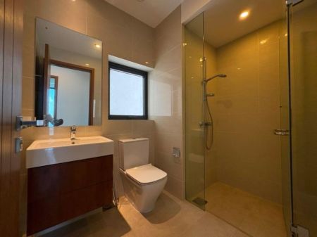 Bathroom - Apartment for rent in Colombo 2 
