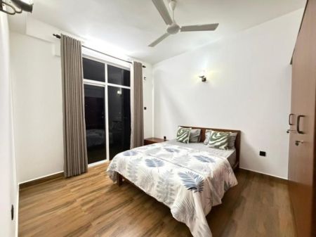 Bedroom - 💰 Rs. 500,000/Month – Fully Furnished 5BR Duplex Apartment for Rent at Landmark Building, Wellawatte, Colombo 06 🏙️