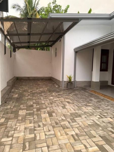 Exterior - Beautifully Renovated Single-story Home For Sale – Dampe, Piliyandala