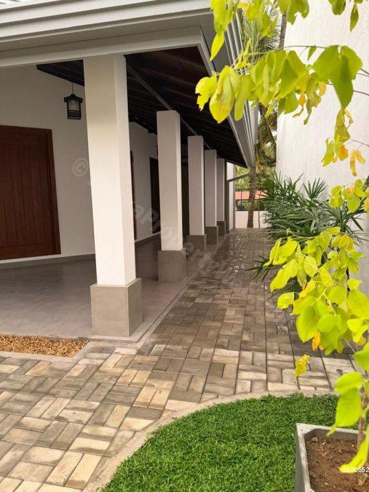 Exterior - Easy to maintain Small garden - House for sale in Dampe