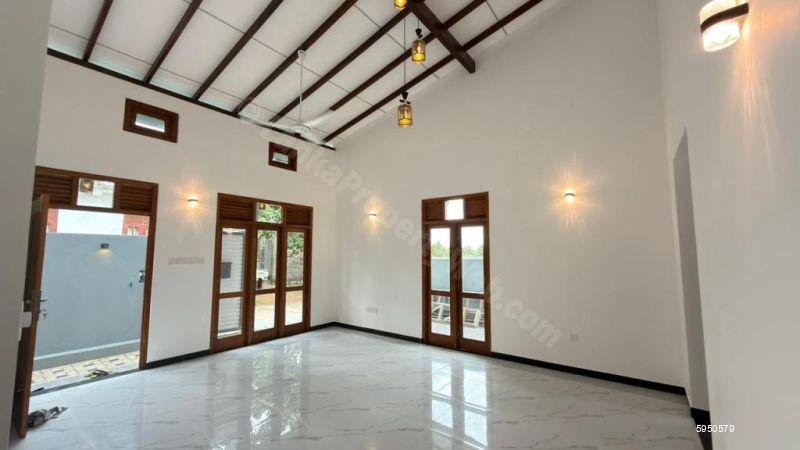 House for sale in Polgasowita