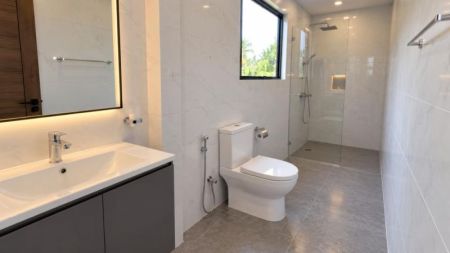Bathroom - (DH1382) Brand New Three Storey House for Sale in Kahathuduwa